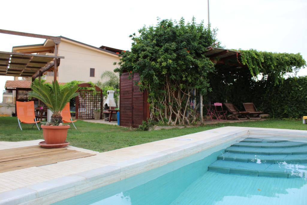 Casa Vacanze Il Giardino Dei Girasoli Марина-ди-Рагуза Экстерьер фото