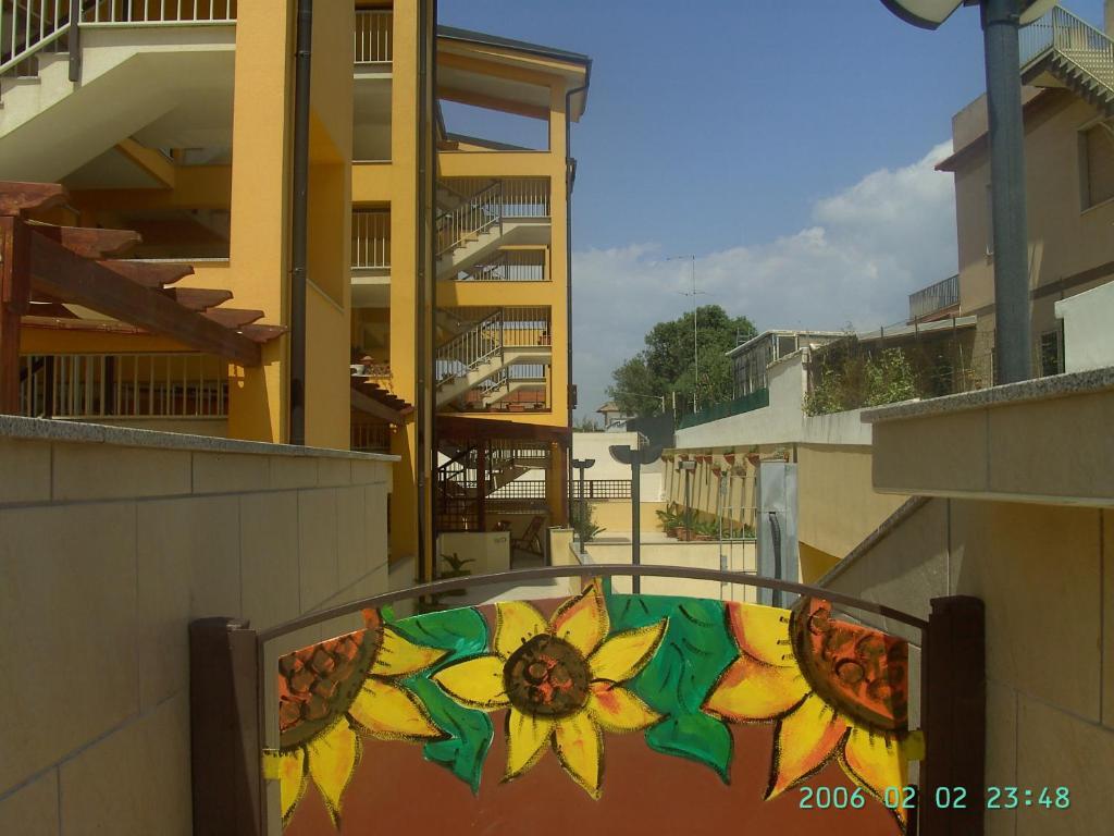 Casa Vacanze Il Giardino Dei Girasoli Марина-ди-Рагуза Экстерьер фото